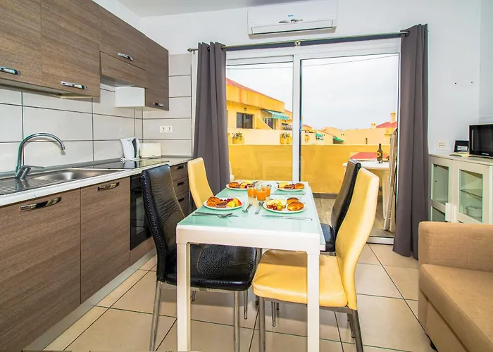 Near Fanabe Appartement *